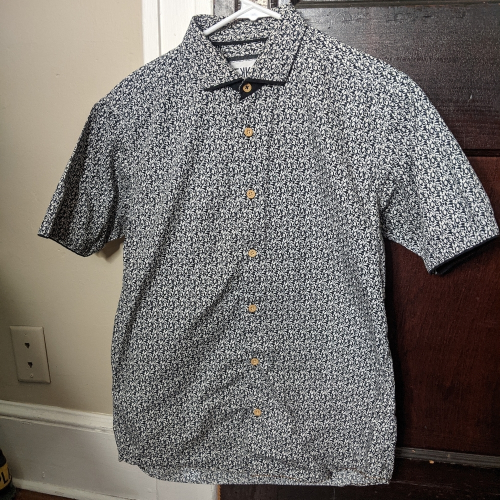 EKKO black and white patterned shirt